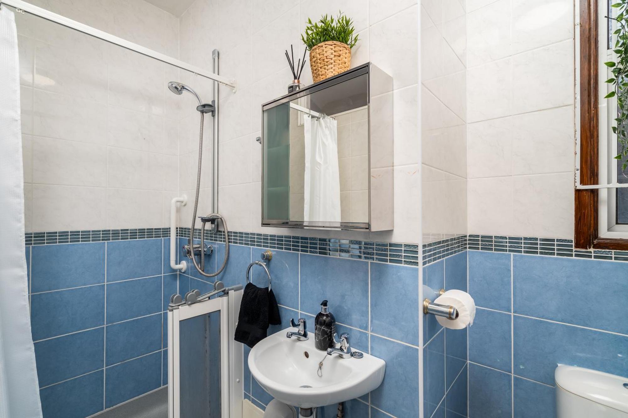 Homely And Stylish Apartment With A Garden In East Finchley London Exterior photo