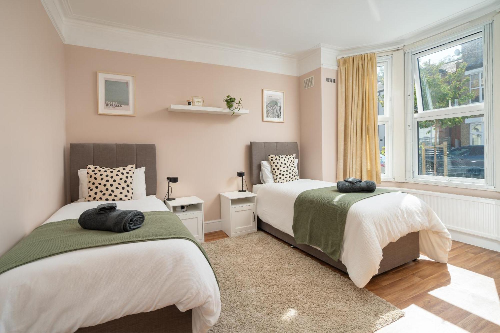 Homely And Stylish Apartment With A Garden In East Finchley London Exterior photo